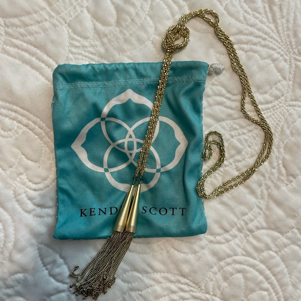 Kendra Scott Phara necklace in gold